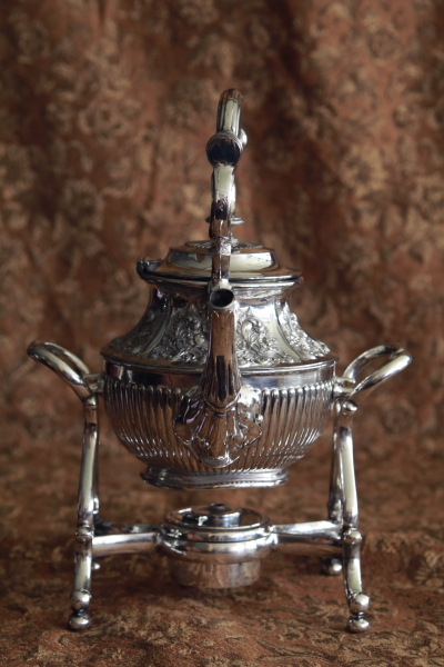 薔薇のレリーフのティーケトルアンドスタンド　philip ashberry and sons ヴィクトリアン　イギリス　アンティークストリュフ