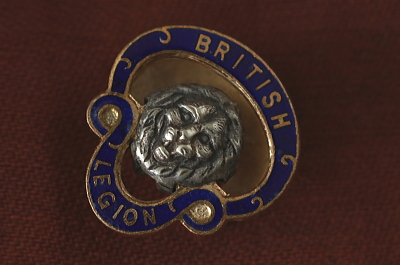 ライオンヘッドのエナメルピンバッジ　royal british legion イギリス　アンティークストリュフ