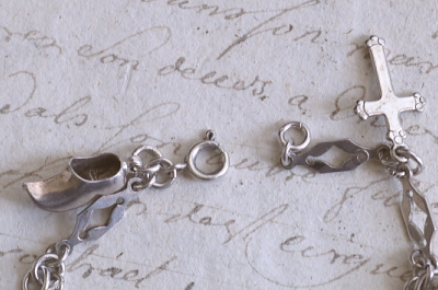 9シルバーチャームブレスレット　イギリス　アンティークストリュフ