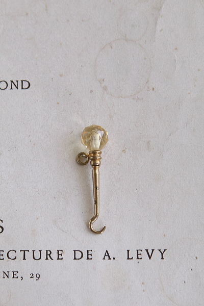 シトリンとアメシストのボタンフック　イギリス アンティークストリュフ