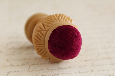 ベジタブルアイボリーのピンクッション　ヴィクトリアン　イギリス アンティークストリュフ