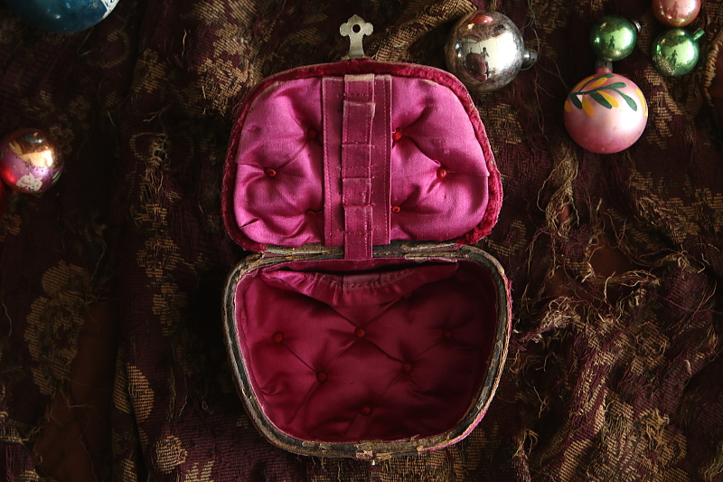 ベロアのソーイングボックス　フランス アンティークストリュフ