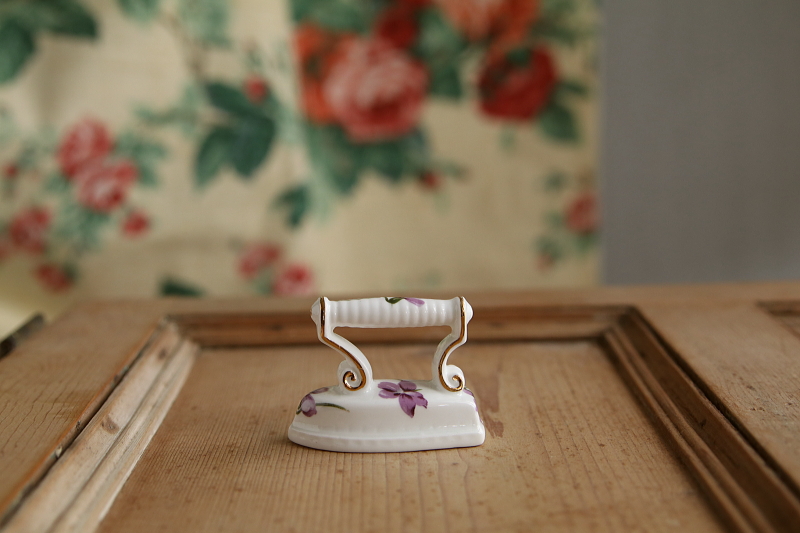 スミレのミニチュア陶器　hammersley イギリス アンティークストリュフ