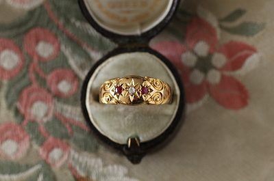 ダイヤモンドアンドルビー　ジプシーリング　イギリス