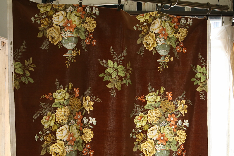 薔薇のフラワーベース　プリントファブリック　サンダーソン　sanderson イギリス　アンティークストリュフ