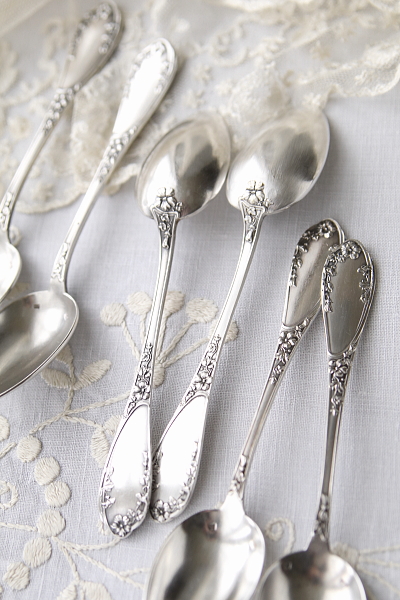 蔓花のティースプーン　フランス　アンティークストリュフ