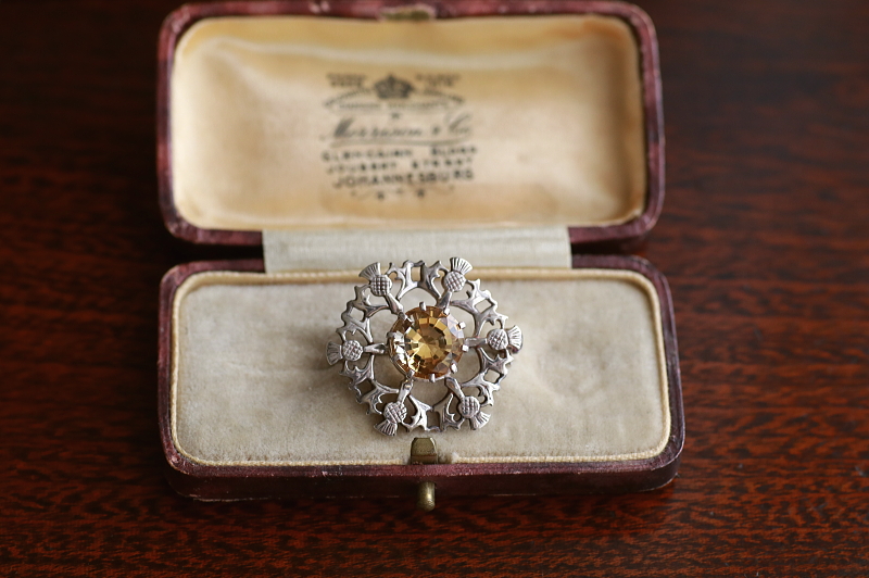 シトリンのシルバーシッスルブローチ　スコットランド　アンティークストリュフ