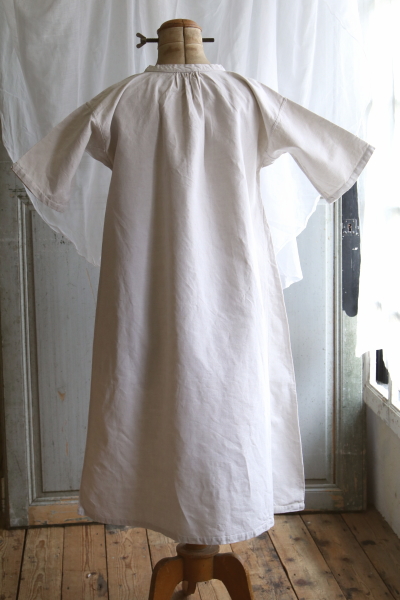 イニシャル刺繍のリネンナイティ　フランス　アンティークストリュフ