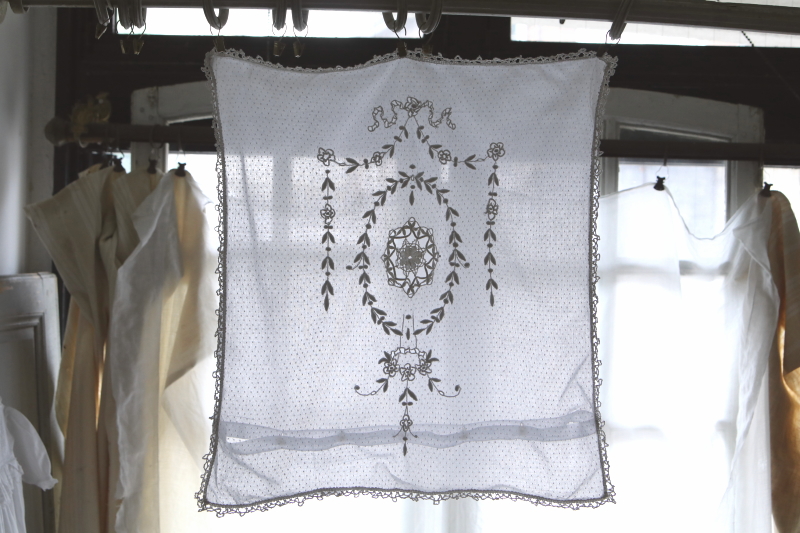 チュールレースクッションカバ- ピローケース　イギリス　アンティークストリュフ