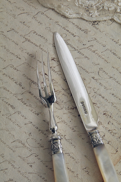 マザーオブパールハンドルデザートナイフ＆フォーク　イギリス　アンティークストリュフ