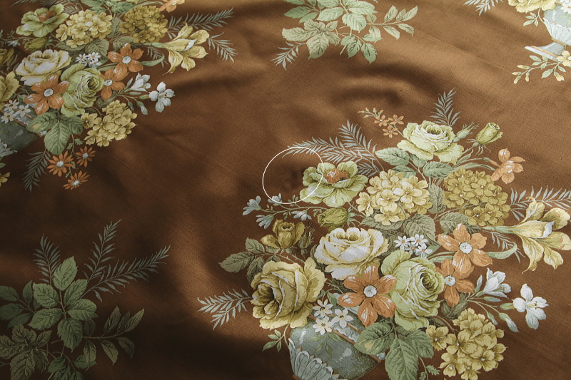 薔薇のフラワーベース　プリントファブリック　サンダーソン　sanderson イギリス　アンティークストリュフ
