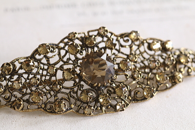 トパーズガラス　フィリグリーブローチ　ヨーロッパ　アンティークストリュフ