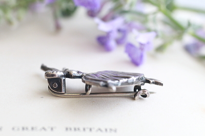 バレリーナシルバーブローチ　イギリス　アンティークストリュフ