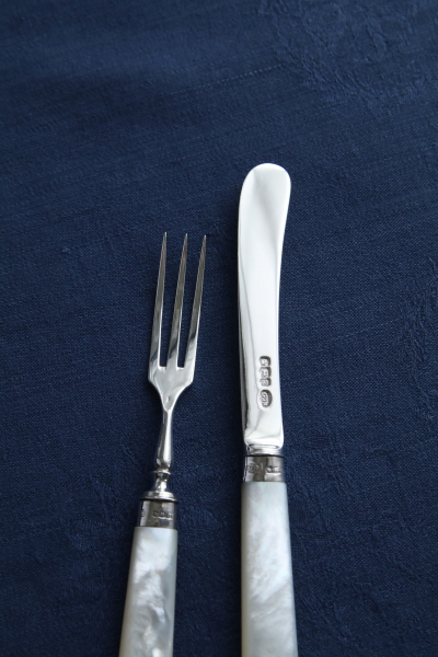 スターリングシルバー　ティーナイフアンドフォーク　マザーオブパール　イギリス　アンティークストリュフ