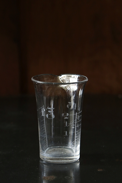 メジャーグラス　イギリス アンティークストリュフ 20251107