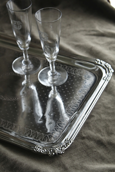 リボンのエングレーヴィングトレイ　フランス アンティークストリュフ 20251225