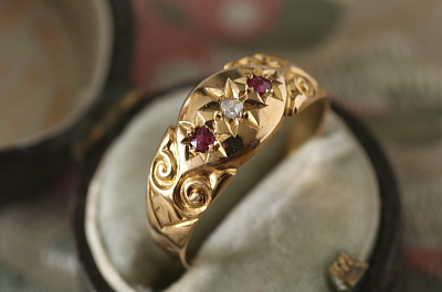 ダイヤモンドアンドルビー　ジプシーリング　イギリス