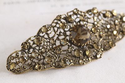 トパーズガラス　フィリグリーブローチ　ヨーロッパ　アンティークストリュフ