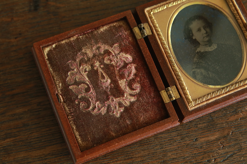 少女のガラス写真　ユニオンケース　アンブロタイプ　イギリス　アンティークストリュフ
