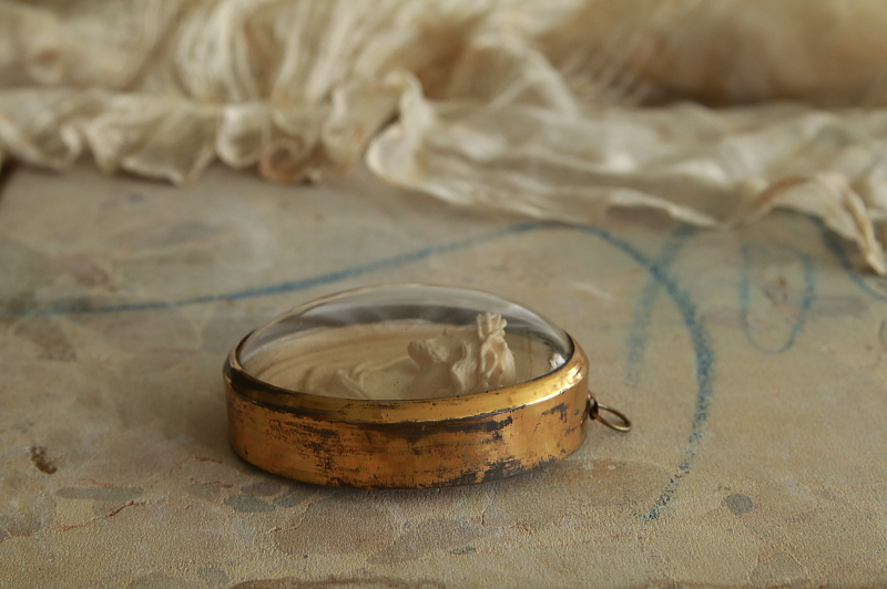 海泡石のイエス胸像　ガラスドーム　フランス　アンティークストリュフ