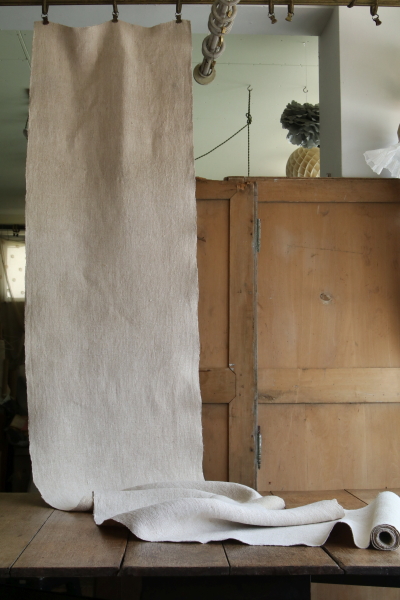 ホームスパンハンガリアンヘンプロール　ハンガリー　アンティークストリュフ