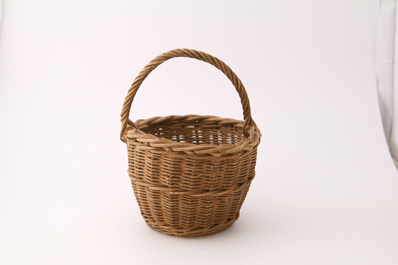 小さな籐のバスケット　ミニチュア　イギリス　アンティークストリュフ