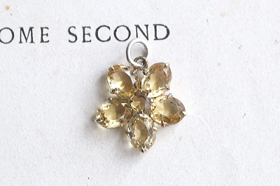 シトリンフラワーペンダント　ネックレス　ヨーロッパ　アンティークストリュフ