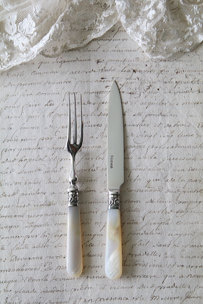 マザーオブパールハンドルデザートナイフ＆フォーク　イギリス　アンティークストリュフ