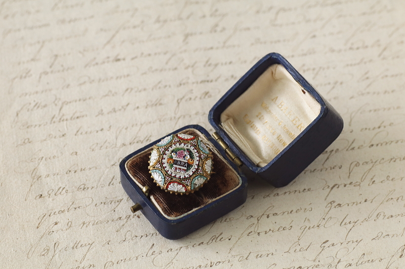 マイクロモザイクのスーベニールブローチとクロスペンダント　イタリア　アンティークストリュフ