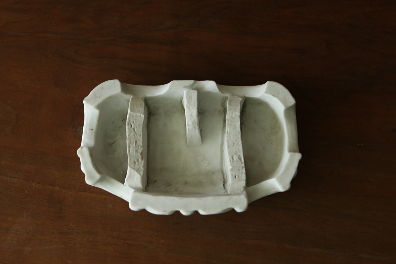 ホワイトビスクのステージ　フランス　アンティークストリュフ