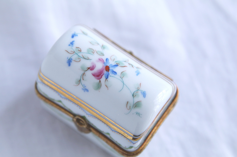 リモージュポーセリンボックス　limoges フランス　アンティークストリュフ