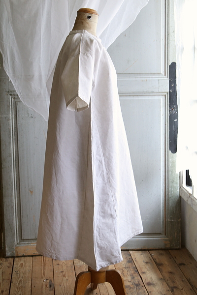 イニシャル刺繍のリネンナイティ　フランス　アンティークストリュフ