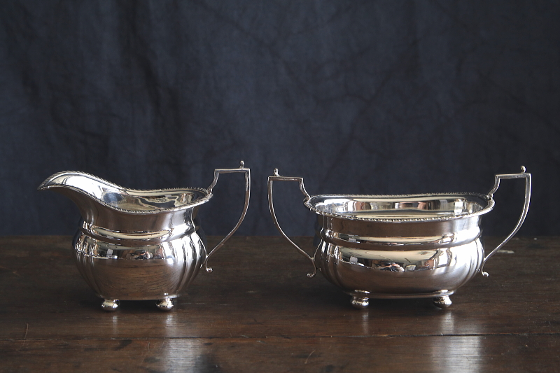 シルバープレートティー4点セット　イギリス　アンティークストリュフ
