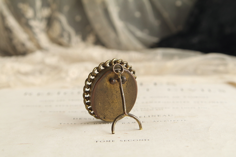 チェーンフレーム　オーバルフォトフレーム　ヴィクトリアン　イギリス アンティークストリュフ