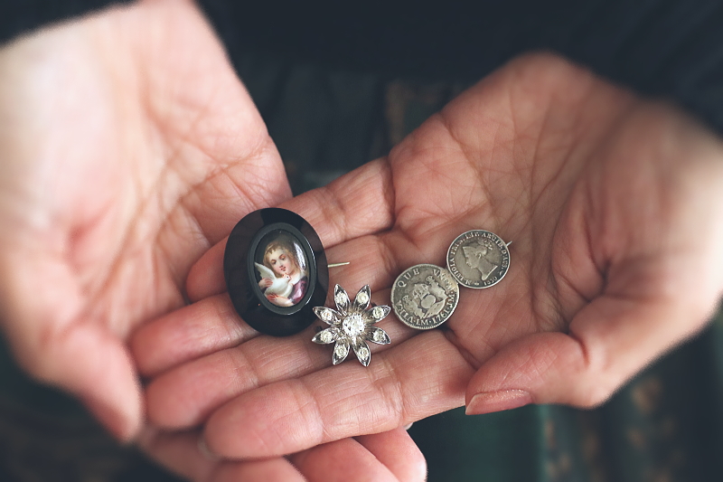 OLDマインカットペーストシルバーブローチ　アンティークジュエリー　ヴィンテージアクセサリー　イギリス　アンティークストリュフ 20251211