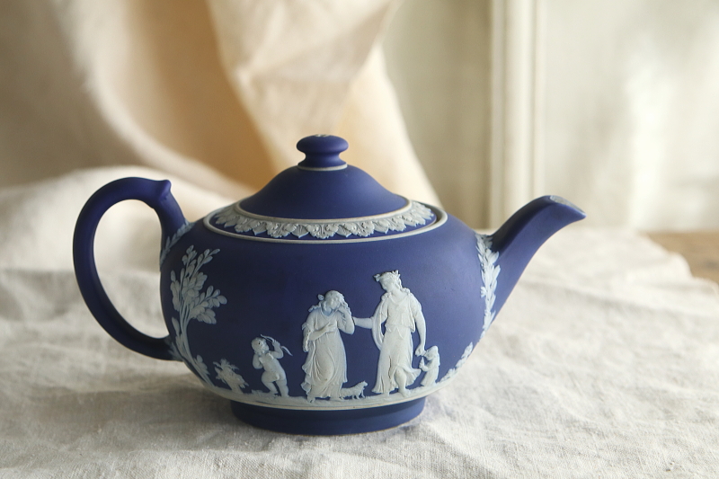 WEDGWOOD　ジャスパーウェアティーポット　イギリス アンティークストリュフ