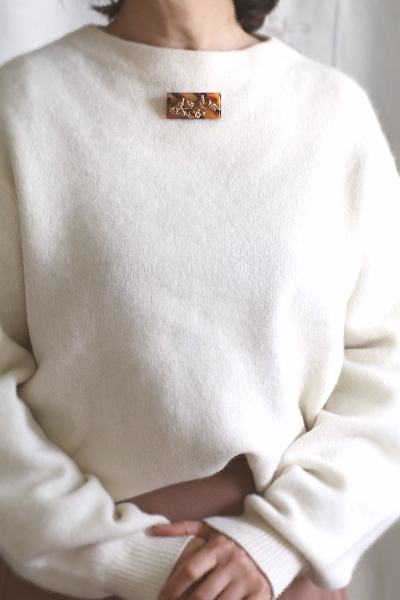 小鳥のレリーフのブローチ　べっ甲調　フランス　アンティークストリュフ