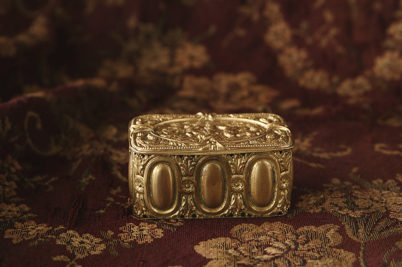 天使たちブラスジュエリーボックス フランス　アンティークストリュフ