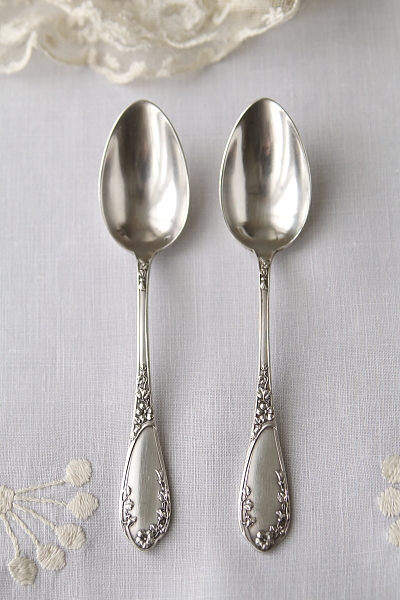 蔓花のティースプーン　フランス　アンティークストリュフ