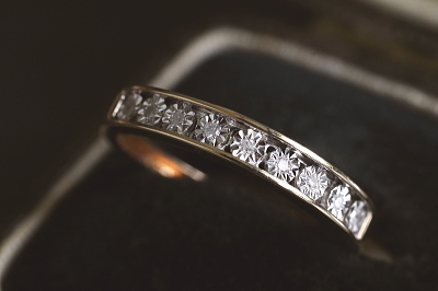 メレダイヤハーフエタニティリング　イギリス　アンティークストリュフ