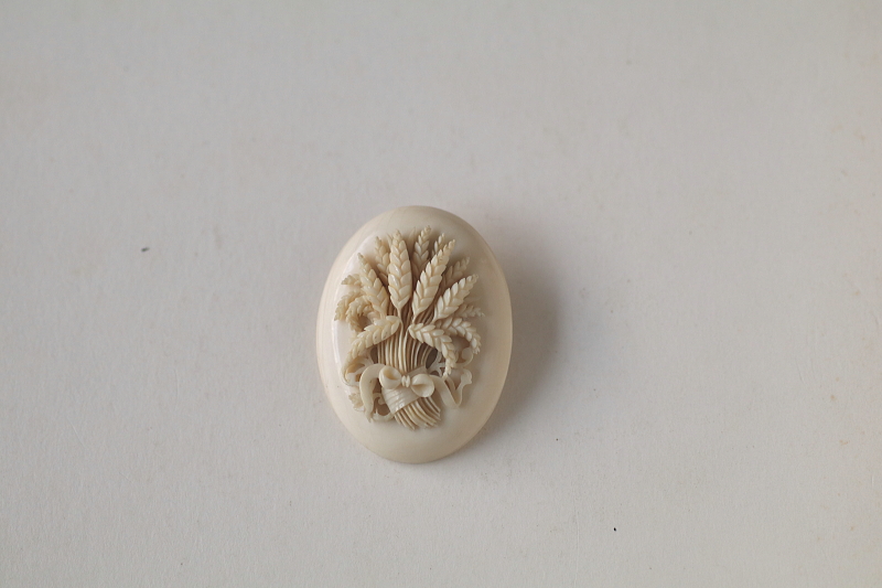 麦穂のブーケ　アイボリーブローチ　ヴィクトリアン　イギリス　アンティークストリュフ