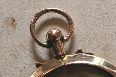 エドワーディアン　ゴールドロケットペンダント　イギリス　アンティークストリュフ