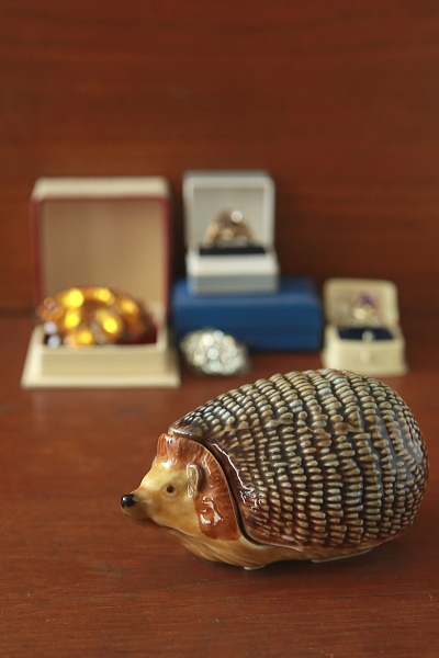 ヘッジホッグの小物入れ　WADE　イギリス　アンティークストリュフ 20250618