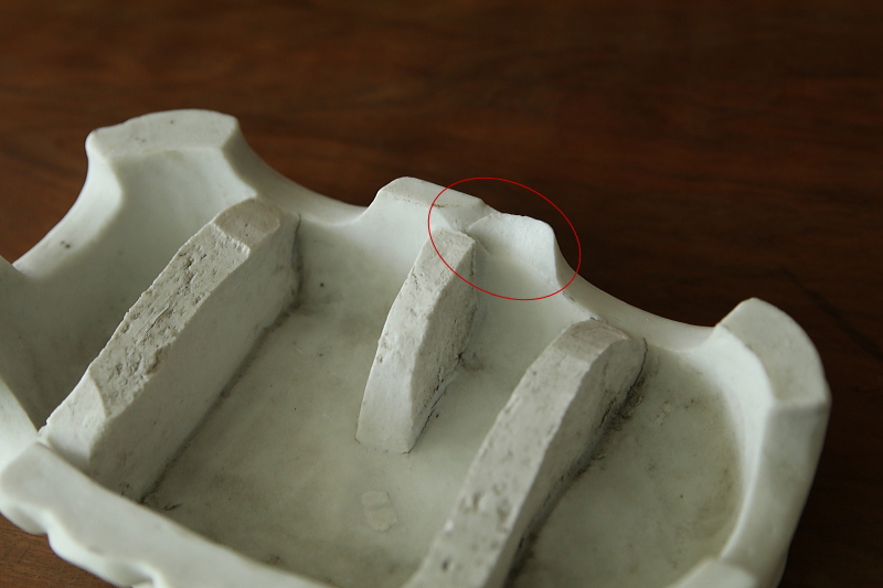 ホワイトビスクのステージ　フランス　アンティークストリュフ