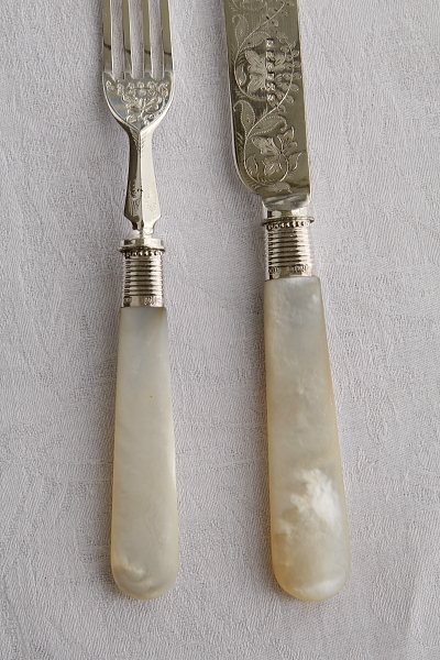 マザーオブパールハンドル　デザートナイフ&フォーク　ヴィクトリアン　イギリス アンティークストリュフ