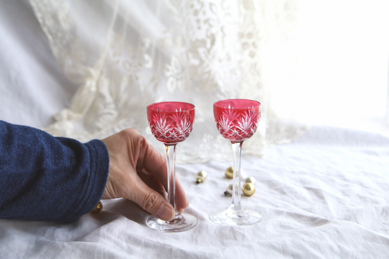 カットクリスタルクランベリーグラスペア　ヨーロッパ アンティークストリュフ