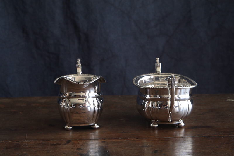 シルバープレートティー4点セット　イギリス　アンティークストリュフ