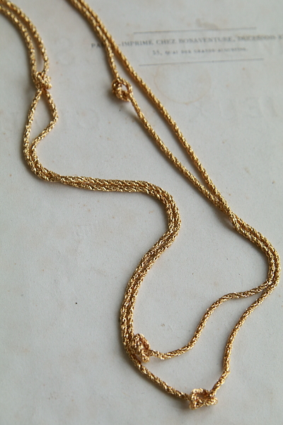ゴールドトーンメタル　ロープチェーンネックレス　結び目　アンティークストリュフ