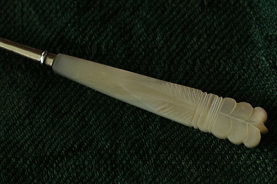 マザーオブパールハンドルのシルバーホーク　ブレッドフォーク　ミニフォーク　イギリス　アンティークストリュフ