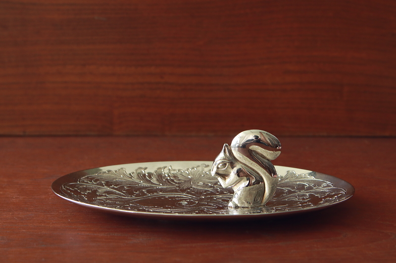 リスのヴィンテージトレイ　イギリス　アンティークストリュフ